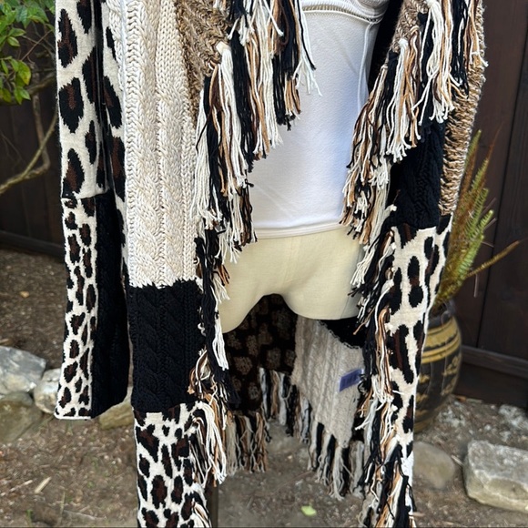 alice + olivia Griselda Patchwork Sweater - Picture 10 of 13